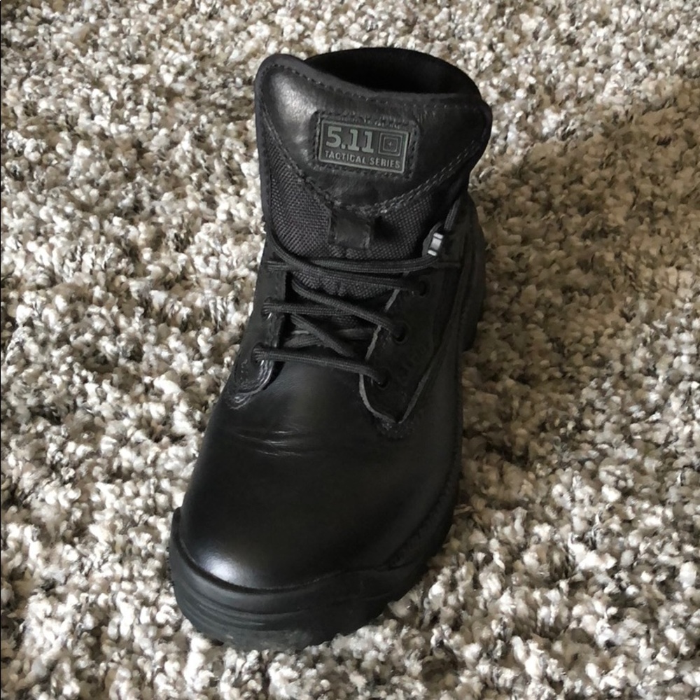 5.11 Low boot